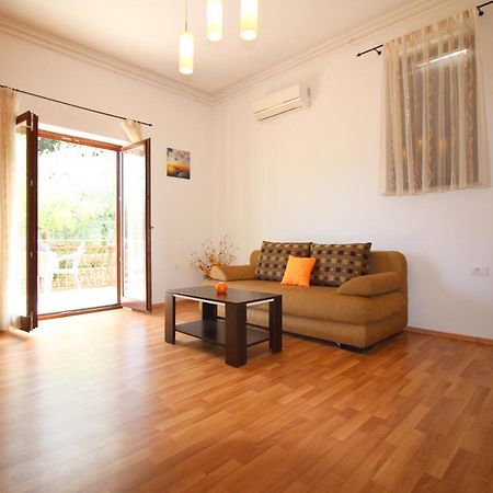 Apartment Ema Near City Center โปเรช ภายนอก รูปภาพ
