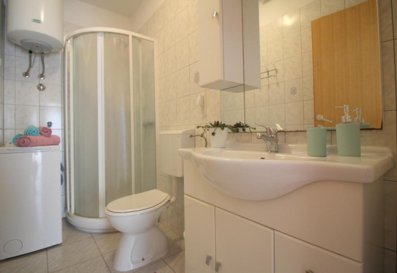 Apartment Ema Near City Center โปเรช ภายนอก รูปภาพ
