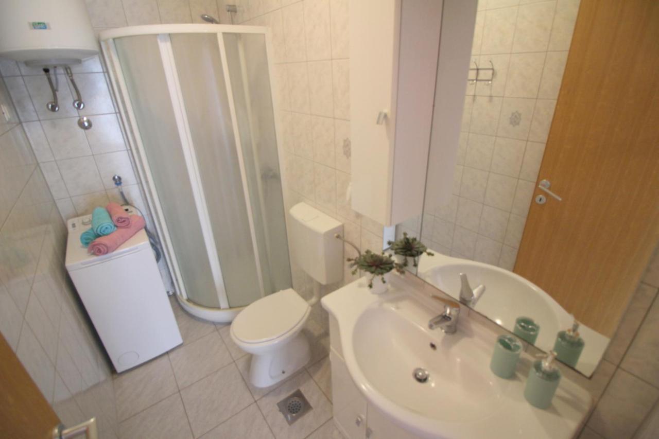 Apartment Ema Near City Center โปเรช ภายนอก รูปภาพ