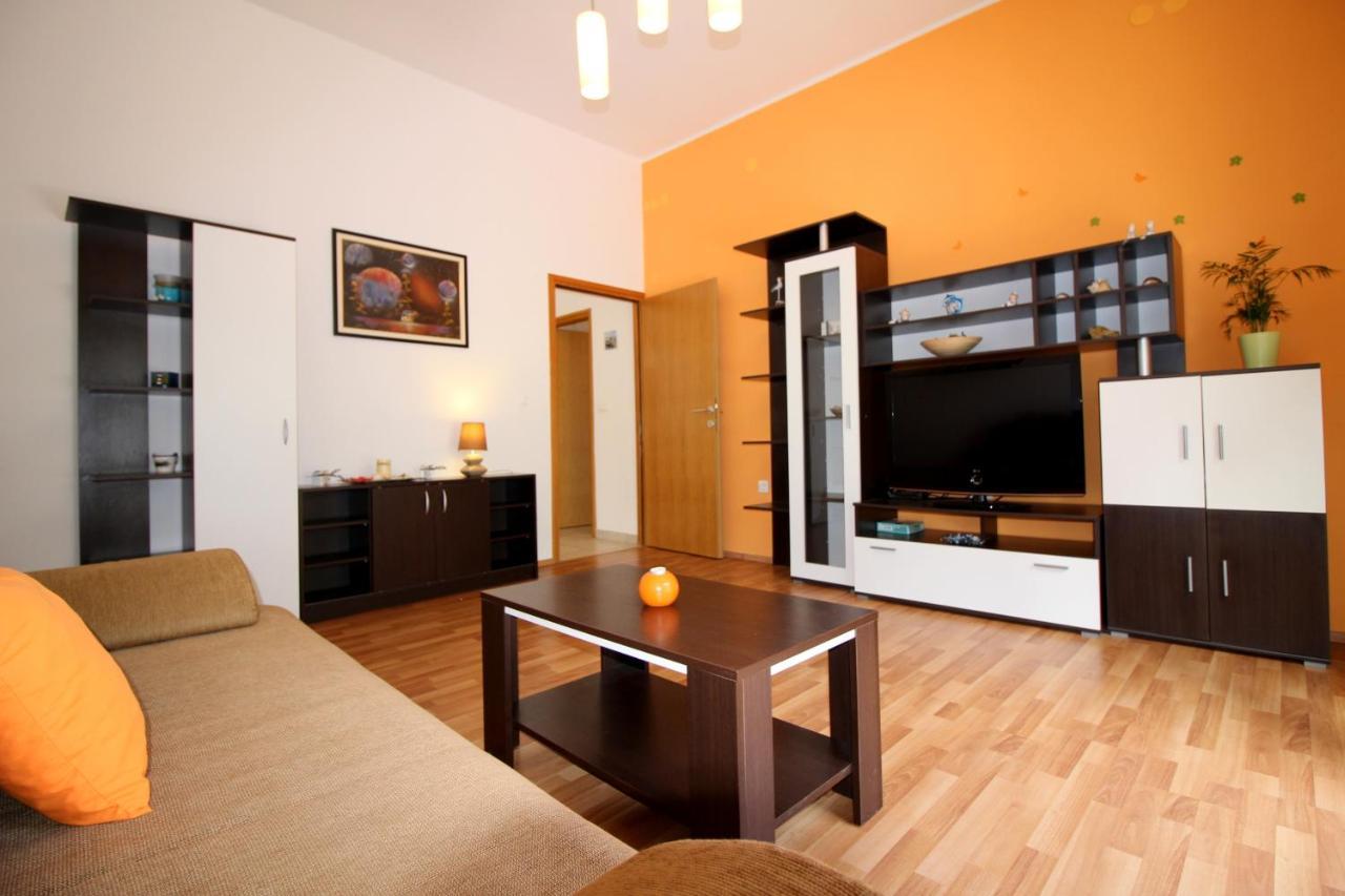 Apartment Ema Near City Center โปเรช ภายนอก รูปภาพ